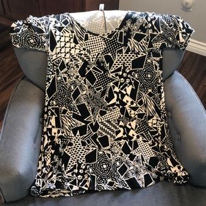 Lularoe perfect t. Size S.